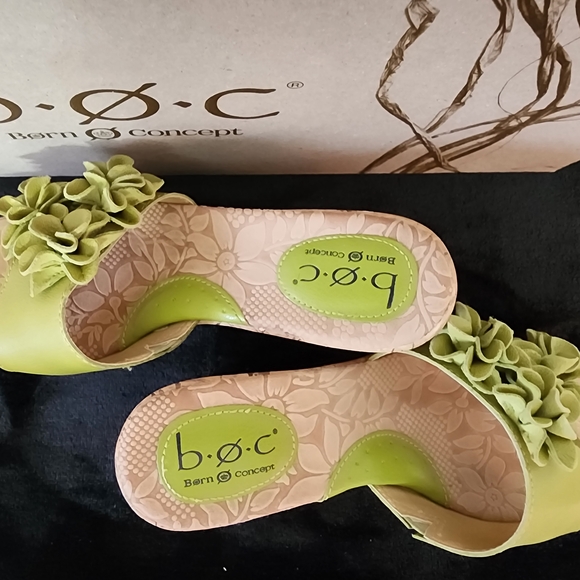 b.o.c. Green Floral Mules - Picture 3 of 7
